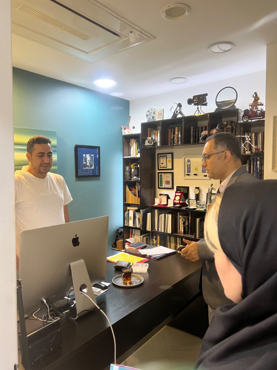 ‎‎ “بازدید آقای دکتر پژوهان و خانم دکتر حاتمی از شهر کودک شاپرک (فیلم)”